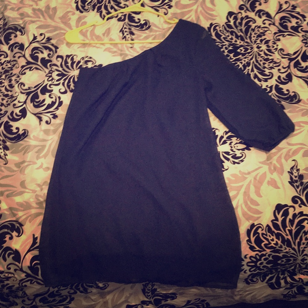 One Off the shoulder mini dress